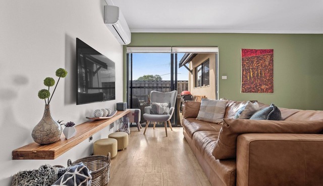 The Terrace House - in the heart of Margaret River (dog-friendly).