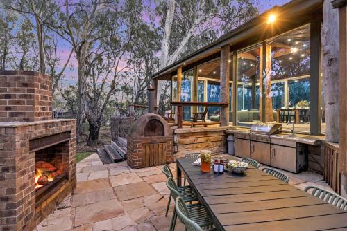 The Treehouse - Echuca Holiday Homes