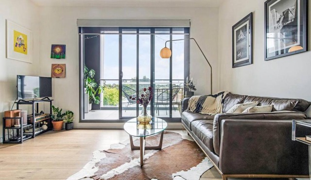 The Urban Sanctuary - Enviable Lifestyle on Lygon