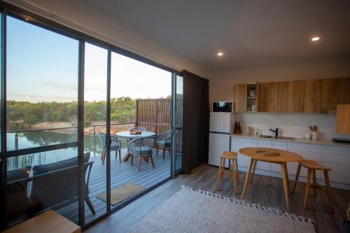 The WABi Cabin - Perfect Couples Retreat