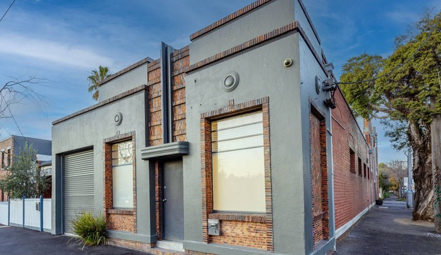The Warehaus | Spacey, Cool & Comfy