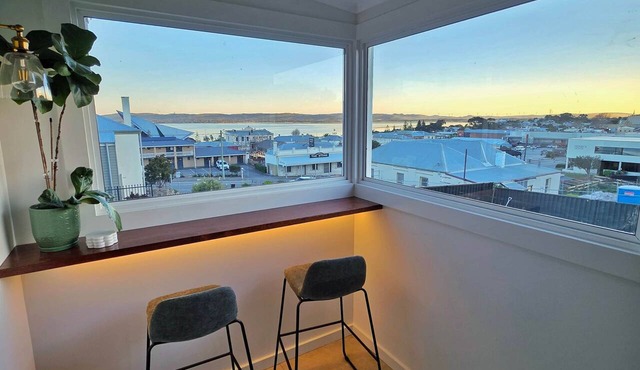 The Yellow Door on Spencer | Harbour Views