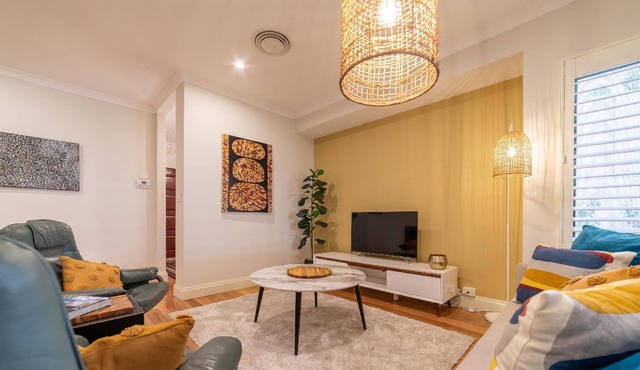 This house is a 3 bedroom(s), 2 bathrooms, located in Greenmount, Western Australia.