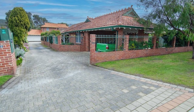 This snug 3 bedroom villa is all you need to call home whilst visiting Albany