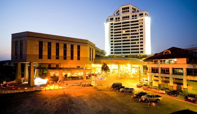Thumrin Thana Hotel in Trang