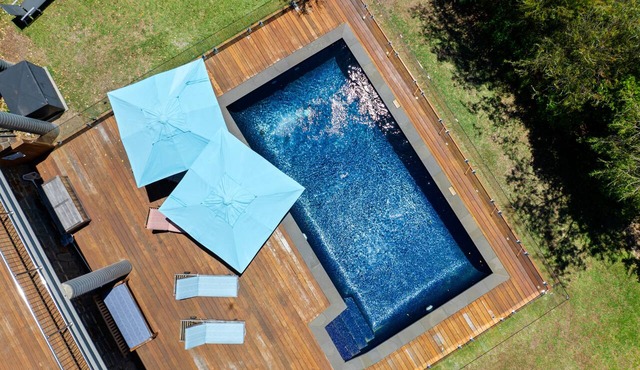 Top Class Rye Getaway with Pool in RYE
