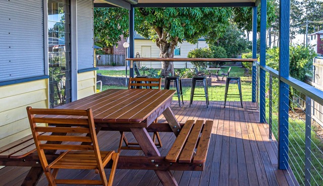 Torquay Treasure Located in beautiful Hervey Bay less than 100m walk to the beach