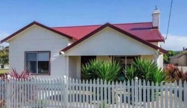 Town Centre - Family Accommodation at Robe
