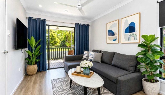 Townsville Golf Course Duplex 2 Bed 2 Bath w Secure Parking