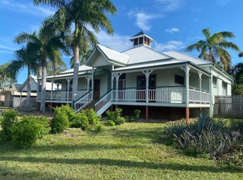 Townsville Home on River Park Drive, Annandale