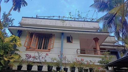 Tranquil Abode -Home with private pond in Calicut