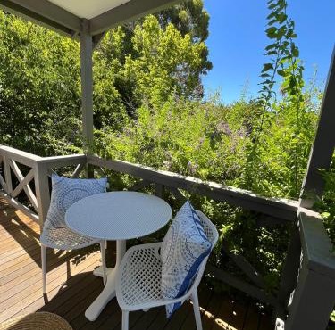 Tranquil Garden Cottage Retreat - Gooseberry Hill