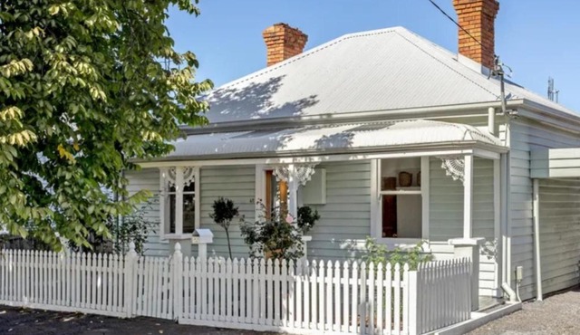 Tranquil Launceston Getaway - You'll fall in love!