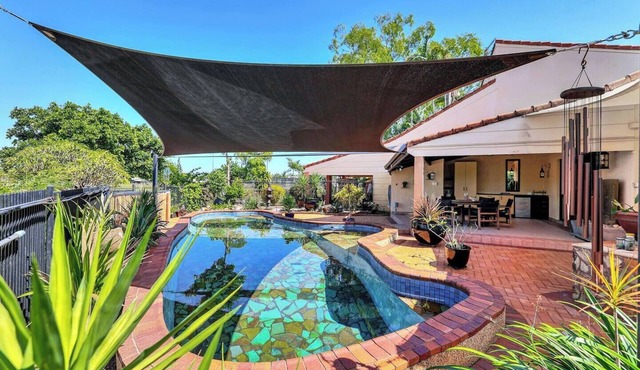 Tranquil Townhouse: HUGE Pool & Golf Course views