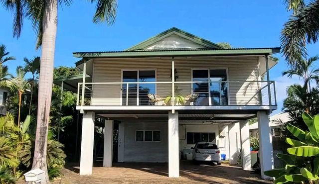 Tranquil Tropical 4 Bedroom House with Spa