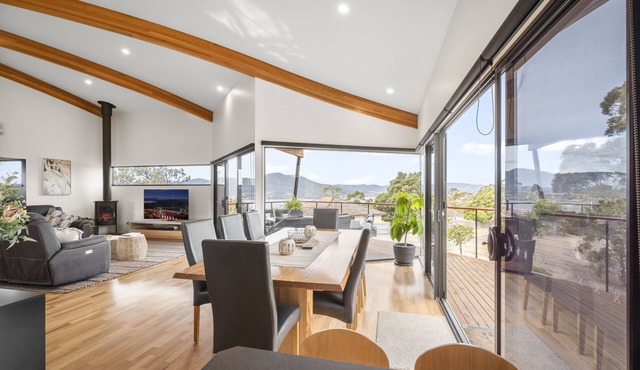 Tree Top Views - 4 Bedroom House