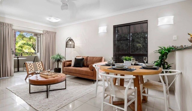 Tropical Retreat: 9 Pools, BBQ & Gym Access