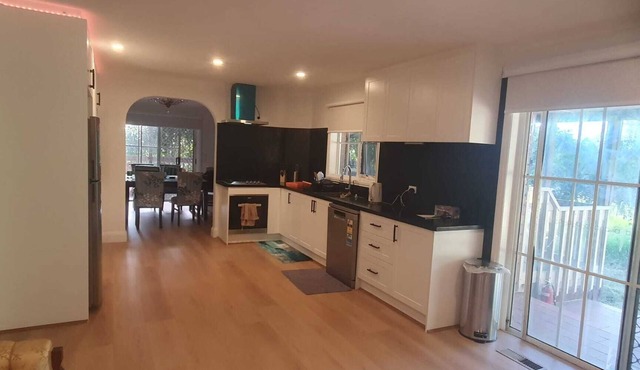 Tudor@Bunyip! Cosy tree retreat with family-sized game room & close to Gumbaya