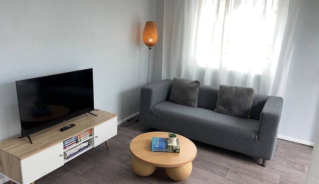 u2-Cute Fresh Unit|Quiet Centre|NewAC|SmartTV in Norman Park