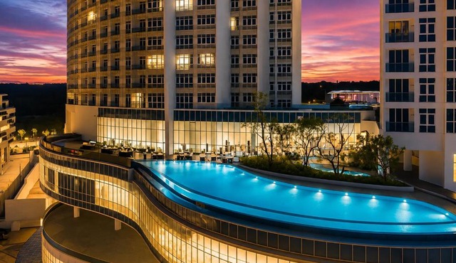 UHF HOTELS and RESORTS PINETREE