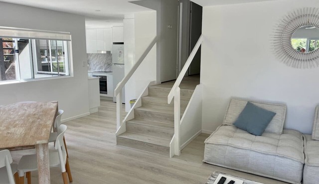 UNIT 3, Henderson,sunshine beach,100m beach,