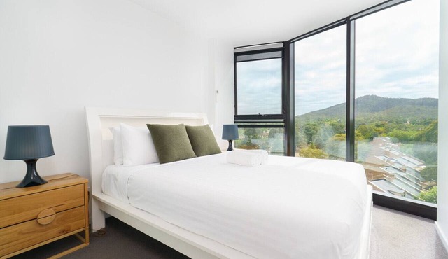 Upscale 3BR City Apartment Central CBD Living