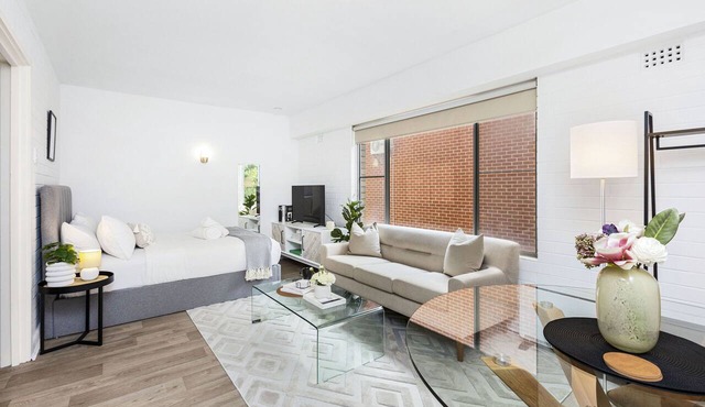 Urban Chic Studio by 'the Strip'