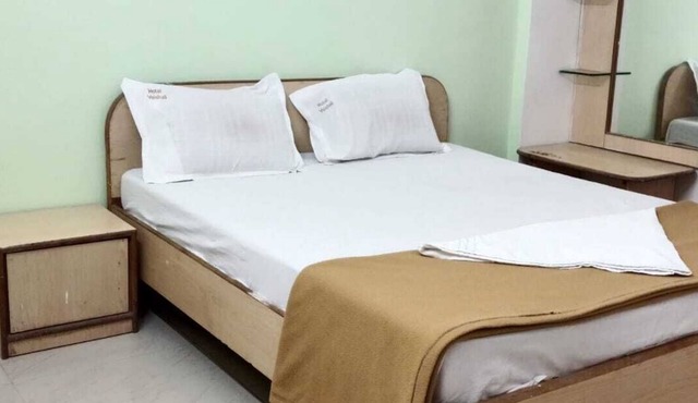 Vaishali Lodge in Pune