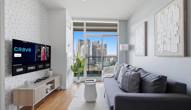 Vibrant Waterfront District Suite Sleeps 4 in Toronto