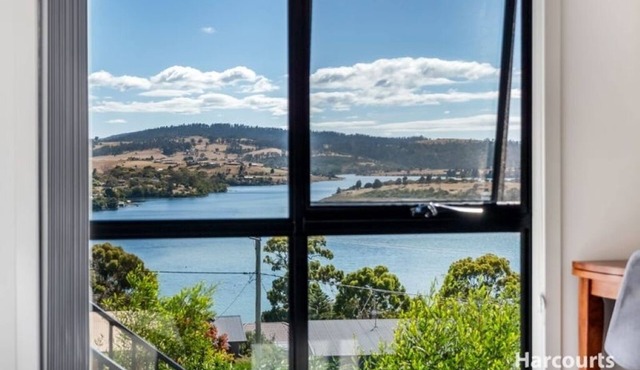 VIEWS ON FALCON : Perfect for couples or solo travellers