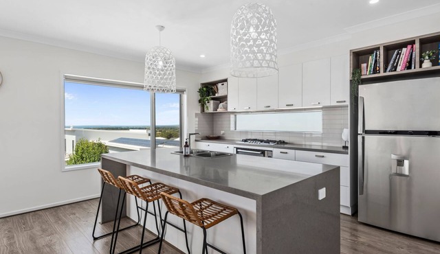Views On The Hill - Luxurious escape with a heated swimming pool, and stunning views.