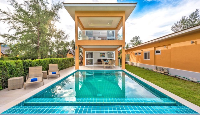 VILLA WHITE SHORE 8 Pax Beachfront Private Pool A/C WiFi near to restaurant in KOH CHANG