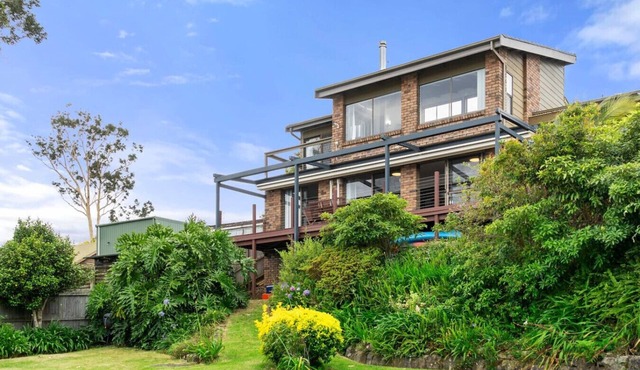 Vista on Basin View with Private Deck