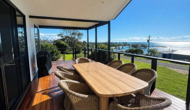Wake to Ocean Views & Wildlife at Ohana Ocean Breeze