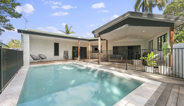 Walk to Beach! Amazing Outdoor Entertainment Area with Pool & Firepit !