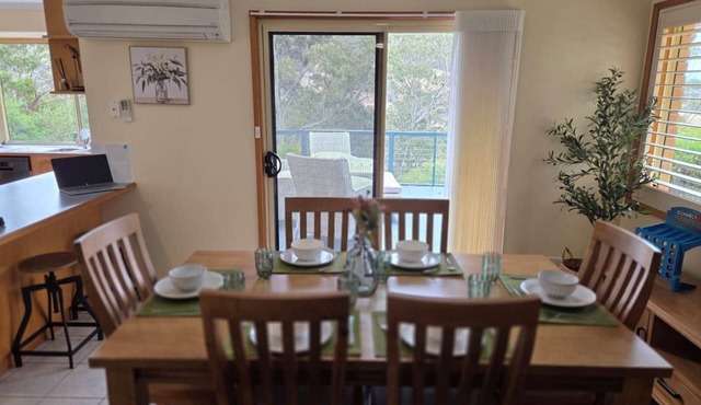 Wallaby Hill - Gorgeous Views - 3 Bedroom House