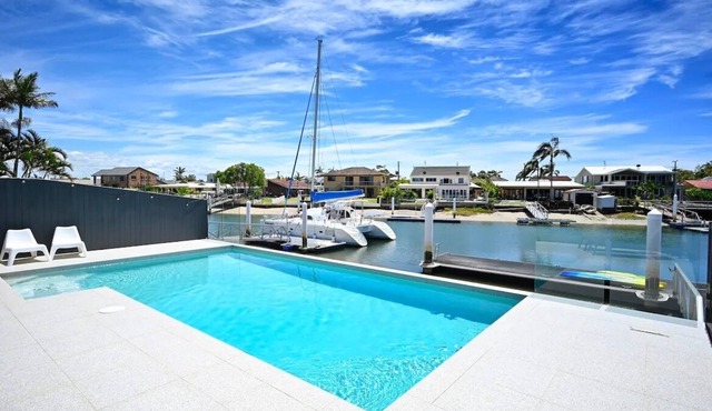 Waterfront Delight - Pool, Aircon ZG8