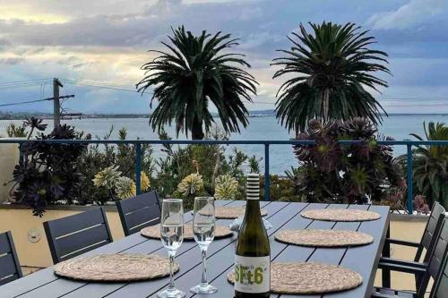 Waterfront Sub-Penthouse with Beach View