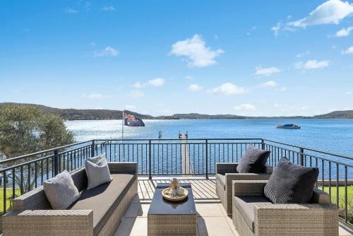 Waters Edge by Coast Hosting