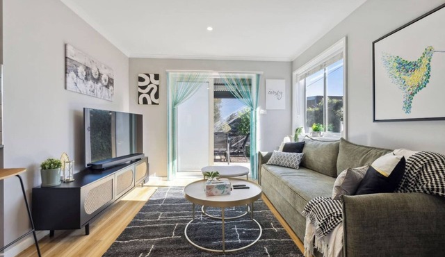 Wattlebird Cottage Chic Comfort near Mount Taylor