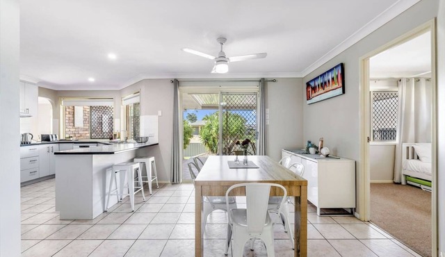 Wattlebird Lane Sunny Family Friendly Abode