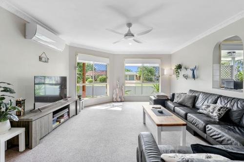 Wattlebird Lane - Sunny Family Friendly Abode