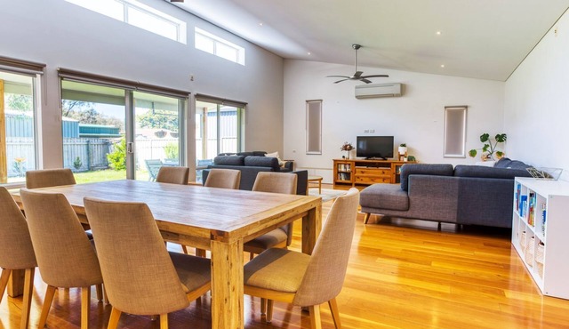 Welcome to 523 by the Sea – Your Coastal Retreat in Busselton