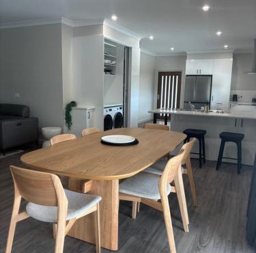Welshpool - Port Welshpool Retreat - Family Group Friendly - Sleeps up to 6 - Boaters Retreat - All Accessible