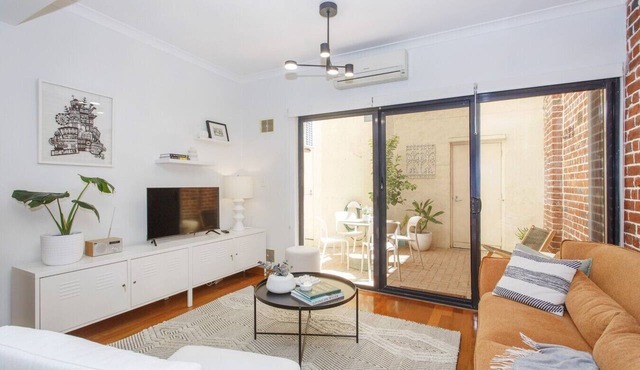 West End Courtyard Retreat