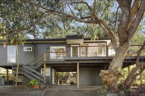 Whispering Gums - Ocean Views, Pet Friendly, EV UNIT 7kW for electric cars, Sleeps 7