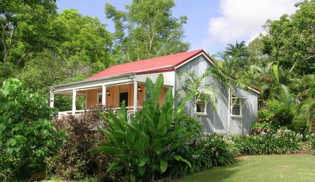 Whitsunday Heritage Cane Cutters Cottage in Cannon Valley