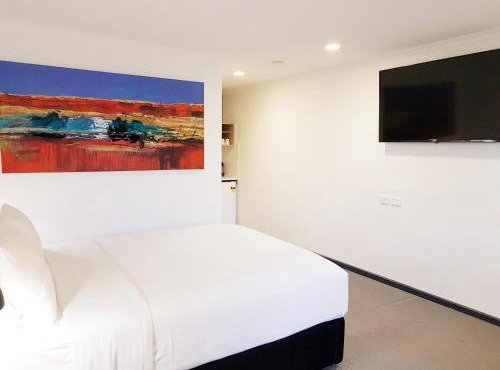 William Macintosh Motor Lodge