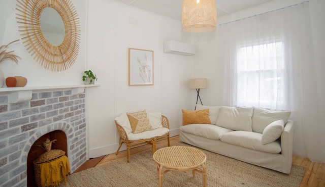 Willow ~Prime location~ new renovated~ cosy boutique cottage