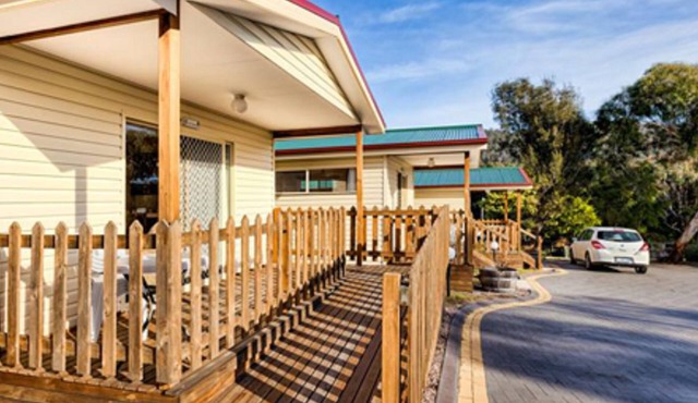 Wintersun Gardens Motel